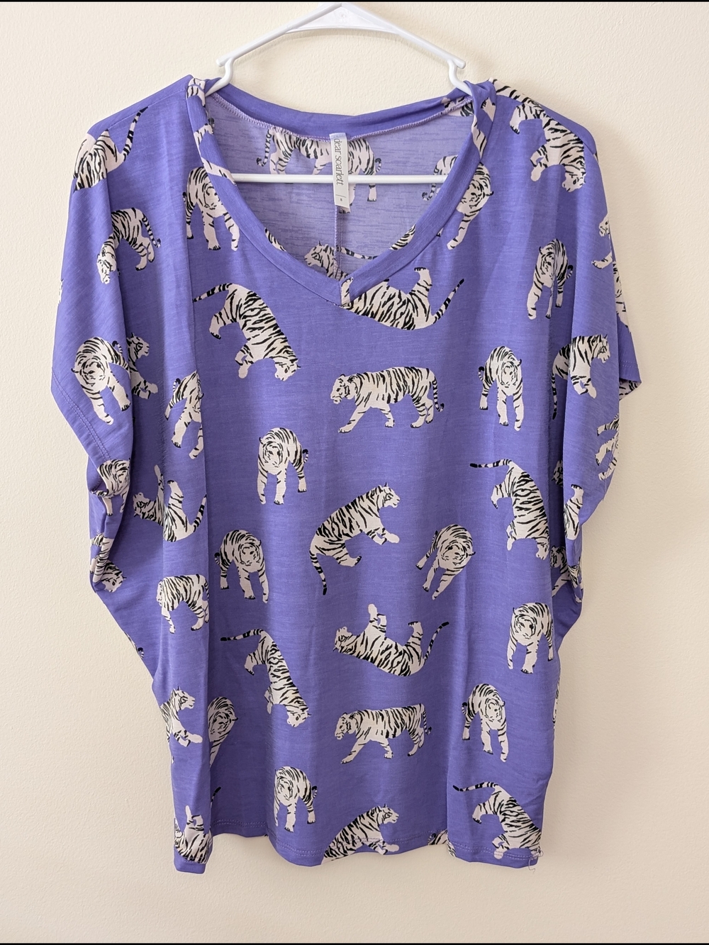 Dear Scarlett Violet Tiger Oversized V-Neck Dolman Sleeves Sadie Top Sz S,M,L